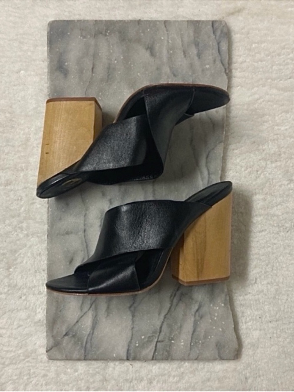 Wishbone Leather Sandals Heels Size 7 Black Criss Cross Toe